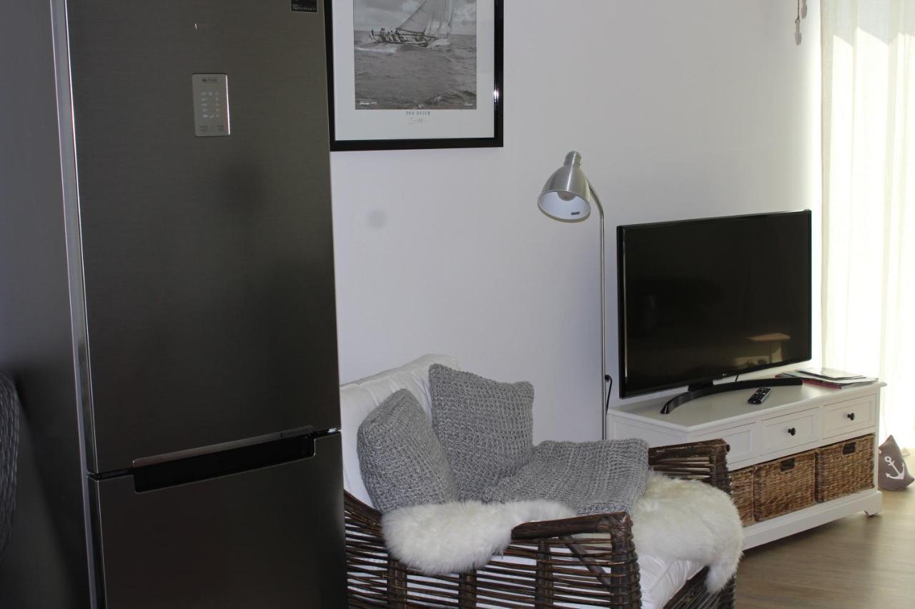 Rosmarin-Am-Sund Appartement Altefähr Buitenkant foto
